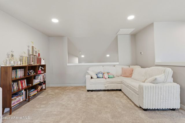 2450 W Victor Loop, Coeur D'alene, ID 83815