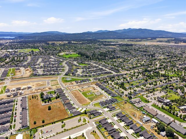 2450 W Victor Loop, Coeur D'alene, ID 83815