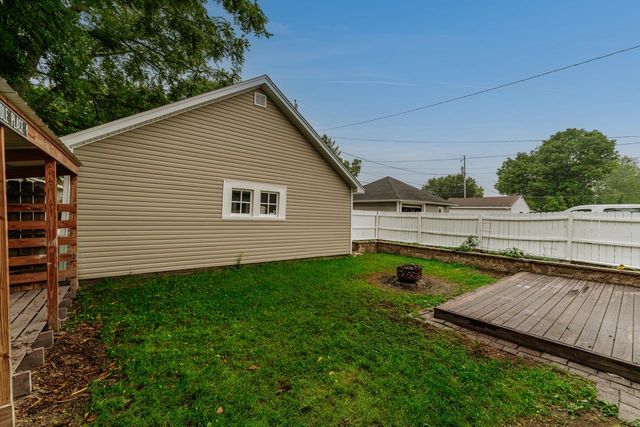 317 Wilson AVENUE, Waukesha, WI 53186