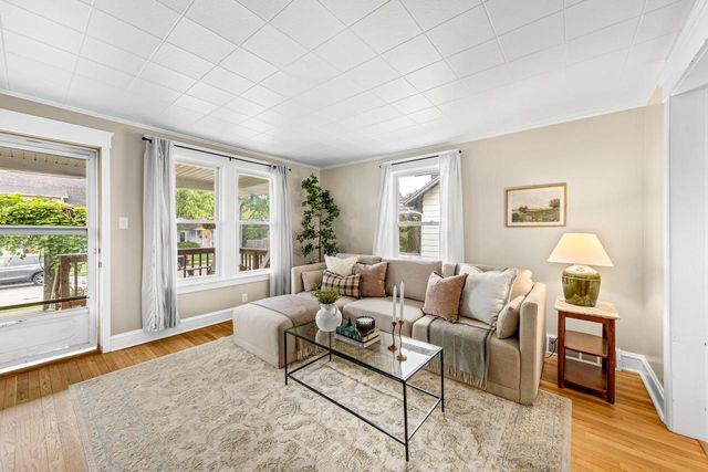 317 Wilson AVENUE, Waukesha, WI 53186