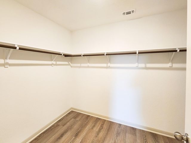102 Fort Clark Springs LN, Hutto, TX 78634