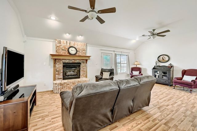 10142 W FM 1753, Savoy, TX 75479