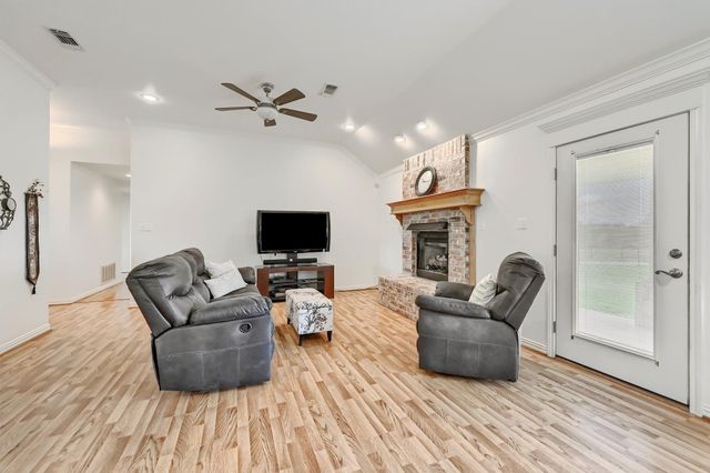 10142 W FM 1753, Savoy, TX 75479