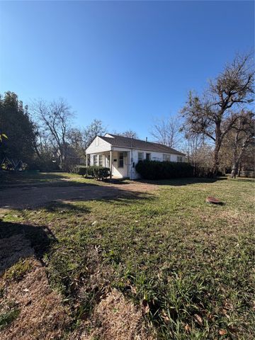 6102 Live Oak Street, Greenville, TX 75402