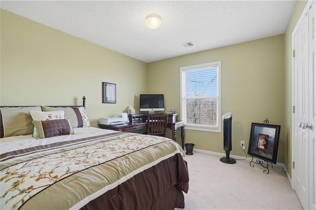 11910 N Charlotte Street, Kansas City, MO 64155