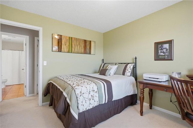 11910 N Charlotte Street, Kansas City, MO 64155