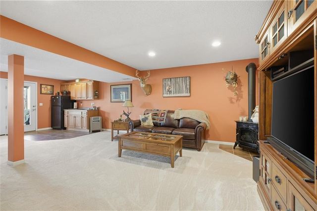 11910 N Charlotte Street, Kansas City, MO 64155