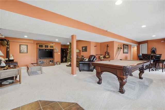 11910 N Charlotte Street, Kansas City, MO 64155