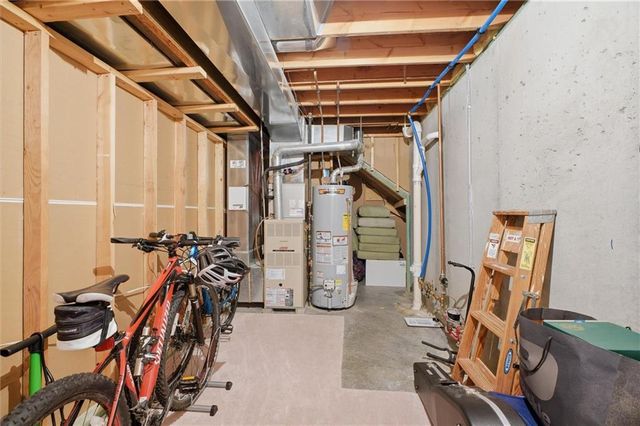 11910 N Charlotte Street, Kansas City, MO 64155