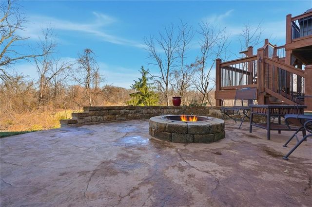 11910 N Charlotte Street, Kansas City, MO 64155