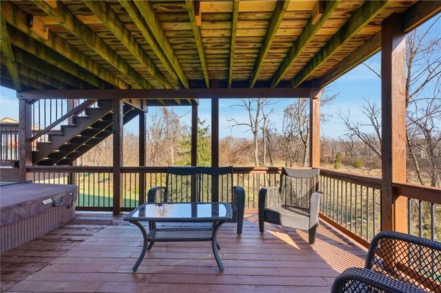 11910 N Charlotte Street, Kansas City, MO 64155