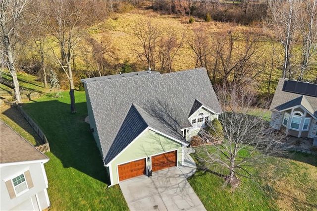 11910 N Charlotte Street, Kansas City, MO 64155