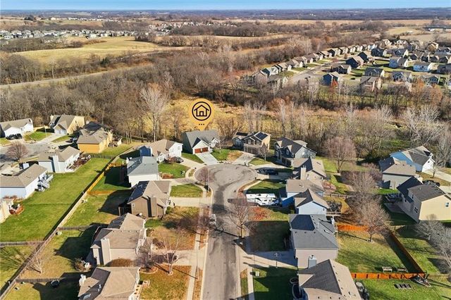 11910 N Charlotte Street, Kansas City, MO 64155