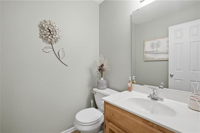 11910 N Charlotte Street, Kansas City, MO 64155