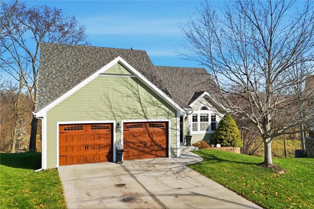 11910 N Charlotte Street, Kansas City, MO 64155