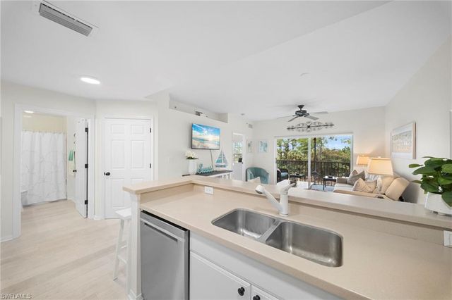 4455 Botanical Place CIR 305, Naples, FL 34112