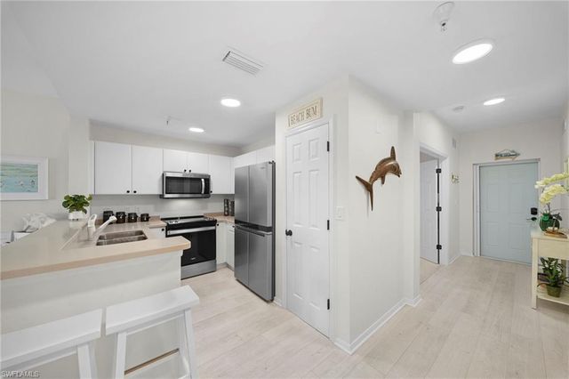 4455 Botanical Place CIR 305, Naples, FL 34112
