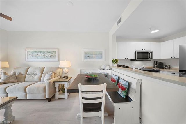 4455 Botanical Place CIR 305, Naples, FL 34112
