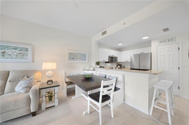 4455 Botanical Place CIR 305, Naples, FL 34112