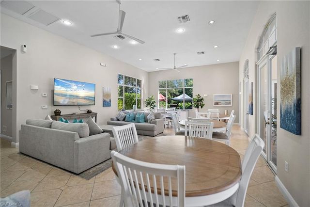 4455 Botanical Place CIR 305, Naples, FL 34112