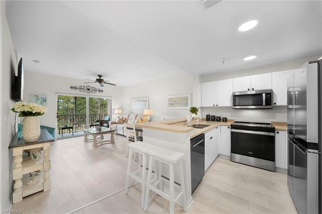 4455 Botanical Place CIR 305, Naples, FL 34112