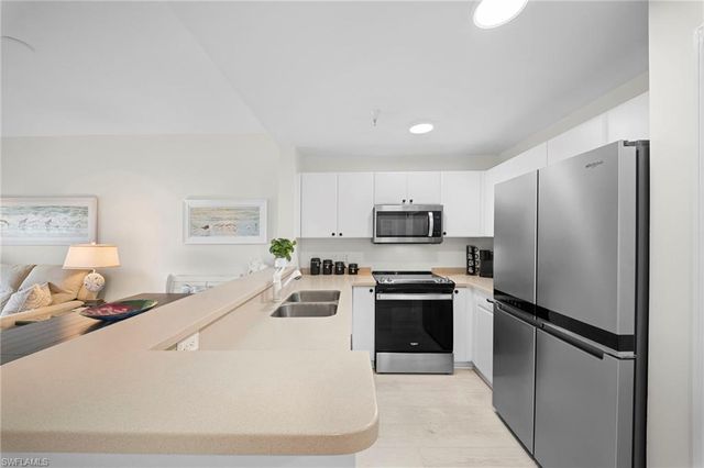 4455 Botanical Place CIR 305, Naples, FL 34112