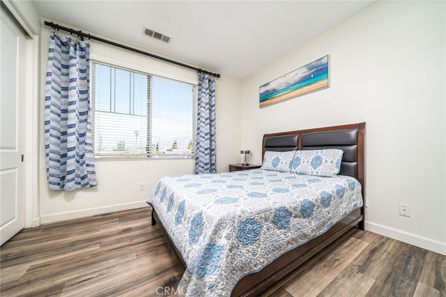 709 S Azusa Avenue B, Azusa, CA 91702