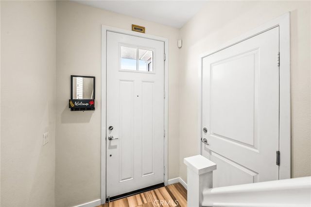 709 S Azusa Avenue B, Azusa, CA 91702