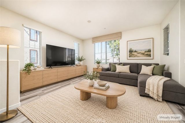 709 S Azusa Avenue B, Azusa, CA 91702