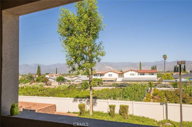709 S Azusa Avenue B, Azusa, CA 91702