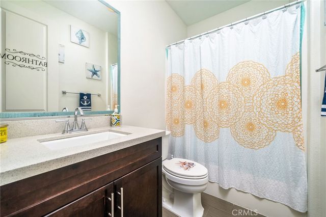 709 S Azusa Avenue B, Azusa, CA 91702