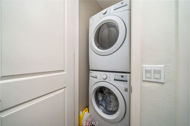 709 S Azusa Avenue B, Azusa, CA 91702