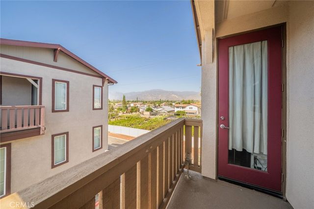 709 S Azusa Avenue B, Azusa, CA 91702