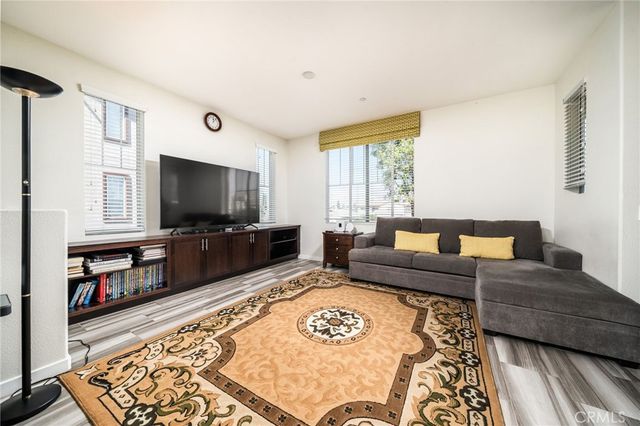 709 S Azusa Avenue B, Azusa, CA 91702