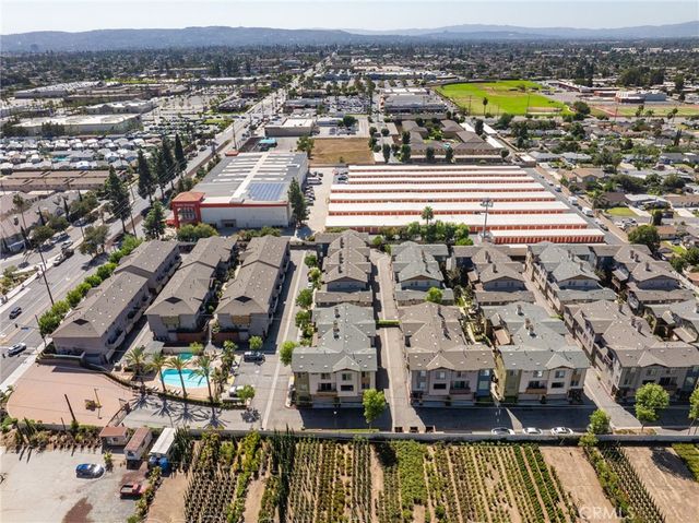 709 S Azusa Avenue B, Azusa, CA 91702