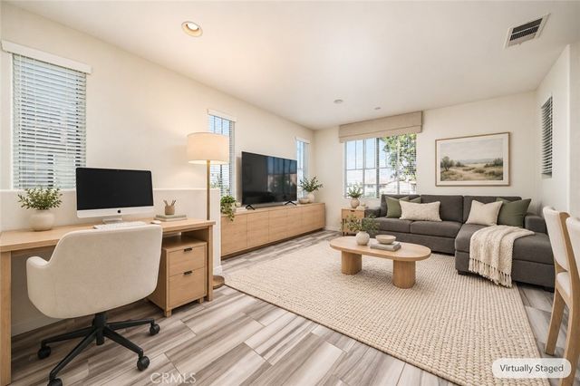 709 S Azusa Avenue B, Azusa, CA 91702