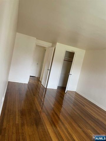 2 Mount Vernon Court, Maywood, NJ 07607