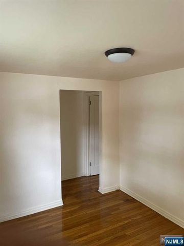 2 Mount Vernon Court, Maywood, NJ 07607