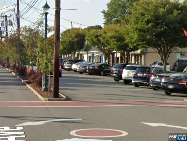 2 Mount Vernon Court, Maywood, NJ 07607