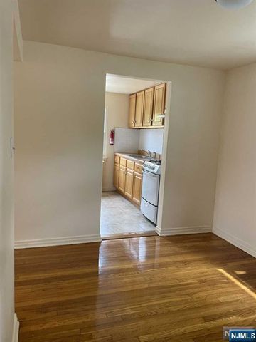 2 Mount Vernon Court, Maywood, NJ 07607