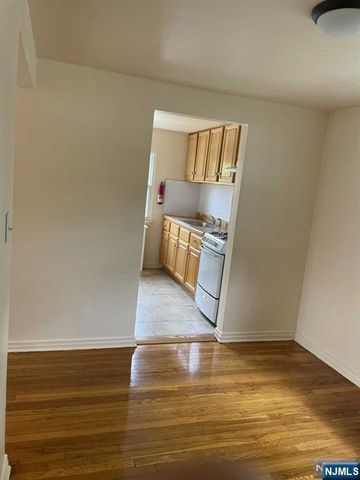 2 Mount Vernon Court, Maywood, NJ 07607