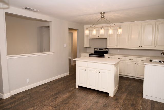 8437 Redonda Street, White Settlement, TX 76108