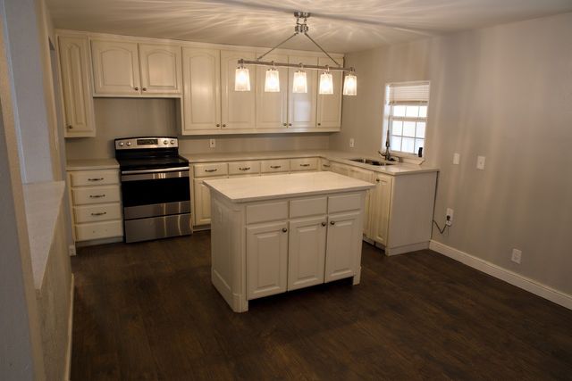 8437 Redonda Street, White Settlement, TX 76108