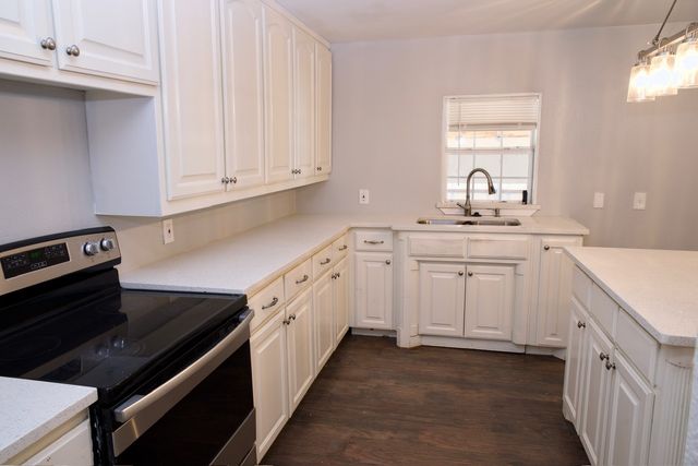 8437 Redonda Street, White Settlement, TX 76108