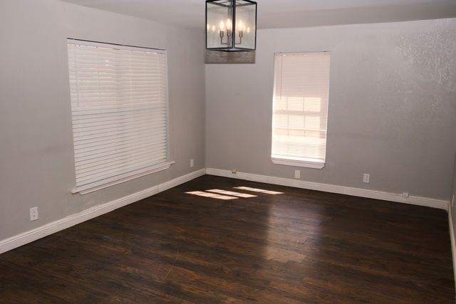 8437 Redonda Street, White Settlement, TX 76108