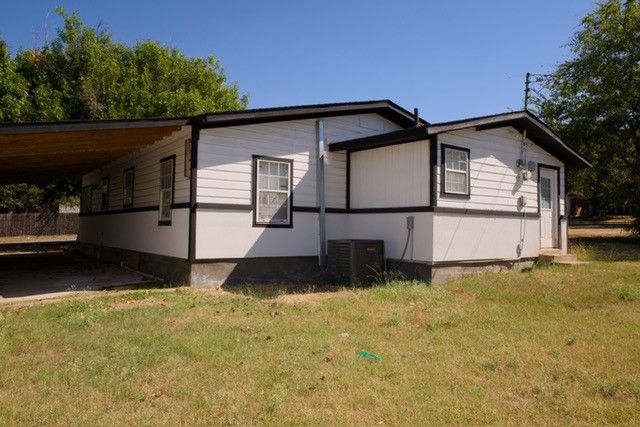 8437 Redonda Street, White Settlement, TX 76108