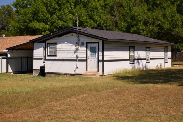 8437 Redonda Street, White Settlement, TX 76108