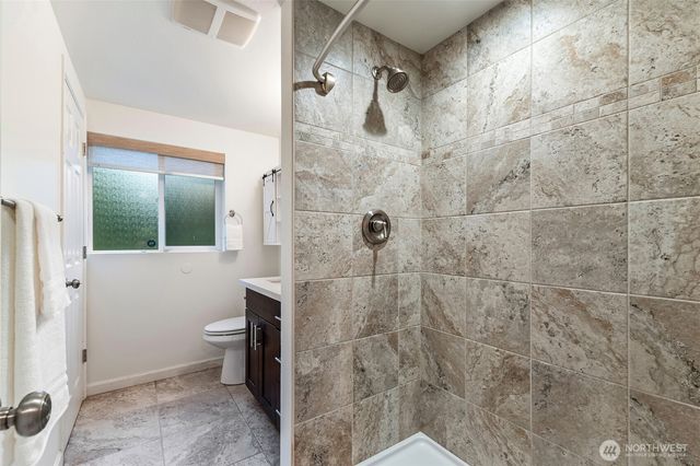 23330 E Echo Lake Road, Snohomish, WA 98296