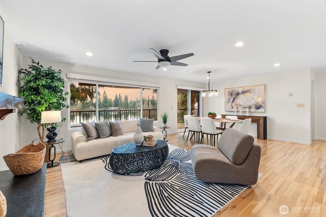 23330 E Echo Lake Road, Snohomish, WA 98296