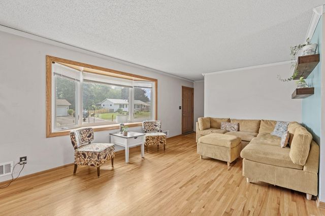 6841 Carmen Avenue, Inver Grove Heights, MN 55076